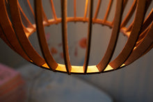 Lade das Bild in den Galerie-Viewer, Opis Serie 2 - Holz-Hängelampen hergestellt aus eleganten, zusammensteckbaren Teilen