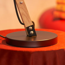 Lade das Bild in den Galerie-Viewer, Opis Serie 1 - Retro Schreibtisch-oder Hängelampe aus massivem Metall und Holz