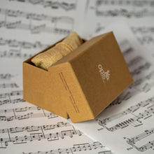 Lade das Bild in den Galerie-Viewer, Fugger aus Schwarzem Sandelholz