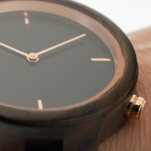 Lade das Bild in den Galerie-Viewer, Kleopatra aus Schwarzem Sandelholz