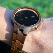 Lade das Bild in den Galerie-Viewer, Kleopatra aus Schwarzem Sandelholz