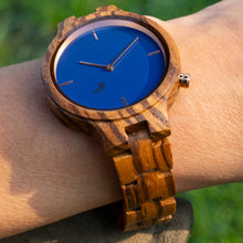 Lade das Bild in den Galerie-Viewer, Dalila aus Zebrano