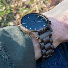 Lade das Bild in den Galerie-Viewer, Antonius aus Schwarzem Sandelholz