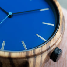 Lade das Bild in den Galerie-Viewer, Samson aus Zebrano