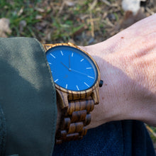 Lade das Bild in den Galerie-Viewer, Samson aus Zebrano