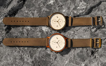 Lade das Bild in den Galerie-Viewer, Fugger aus Schwarzem Sandelholz