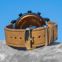 Lade das Bild in den Galerie-Viewer, Fugger aus Schwarzem Sandelholz