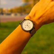 Lade das Bild in den Galerie-Viewer, Fugger aus Schwarzem Sandelholz