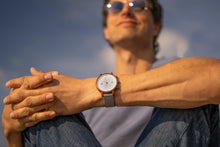 Lade das Bild in den Galerie-Viewer, Jakob aus Rotem Sandelholz