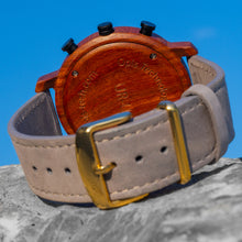 Lade das Bild in den Galerie-Viewer, Jakob aus Rotem Sandelholz