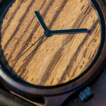 Lade das Bild in den Galerie-Viewer, Porthos aus Schwarzem Sandelholz und Zebrano