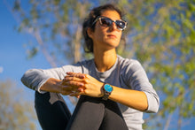 Lade das Bild in den Galerie-Viewer, Stuart in Blau&Gold