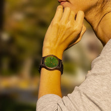 Lade das Bild in den Galerie-Viewer, Tell in Grün&Gold