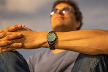 Lade das Bild in den Galerie-Viewer, Wilhelm in Grün&Silber