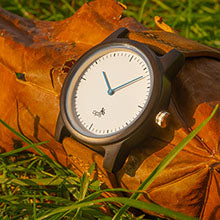 Lade das Bild in den Galerie-Viewer, Romeo aus Schwarzem Sandelholz und Leder