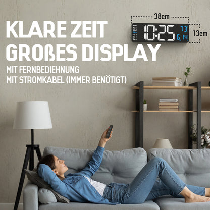 Opis Clock 1: Die digitale Wanduhr mit leuchtenden Ziffern