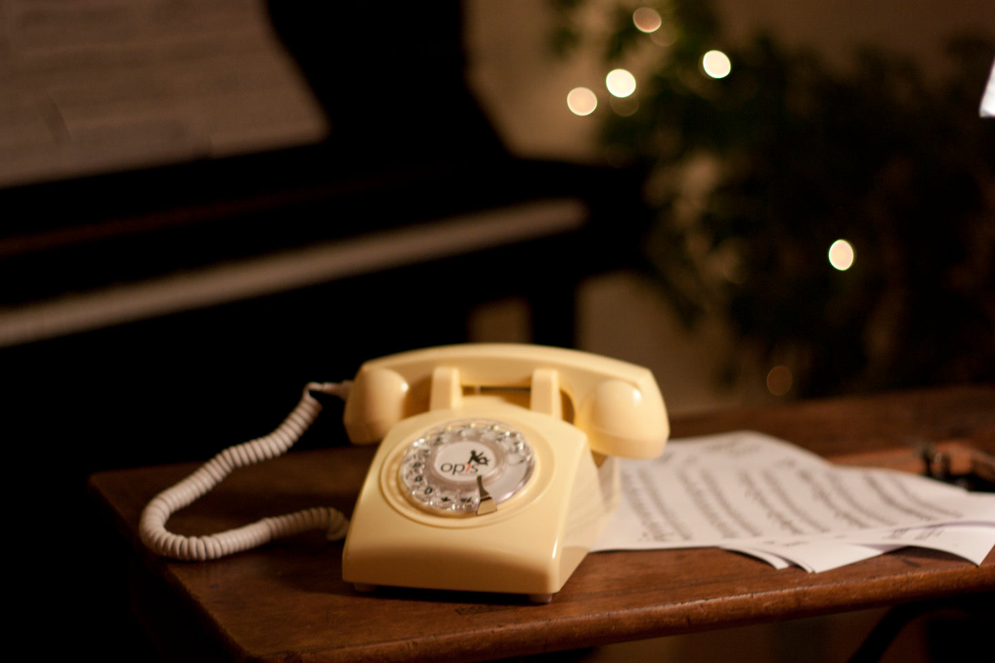 Opis 60s Mobile - Retro desk phone / GSM desk phone / senior cell phone