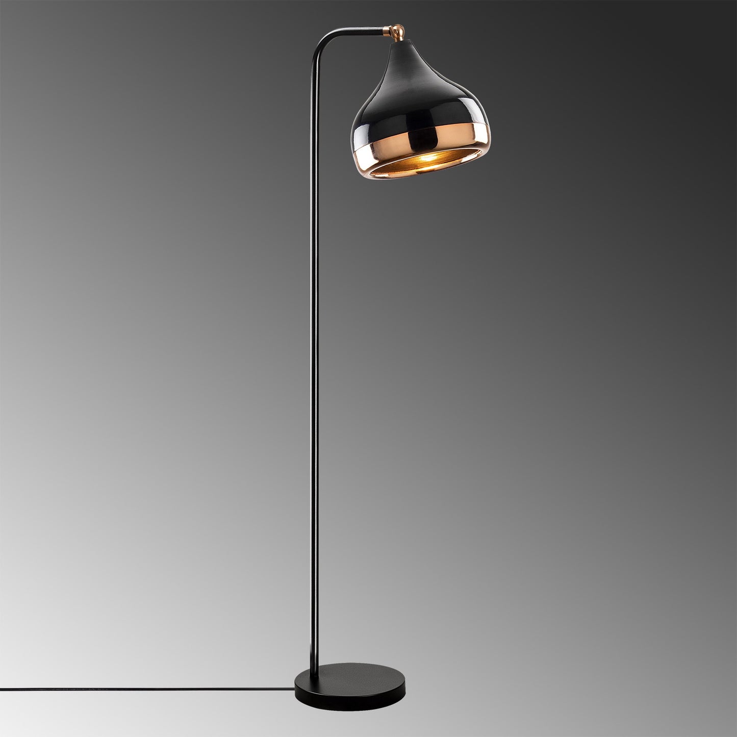 Opis Serie 5 - Elegante Lampen aus schwarzem Metall und Kupfer