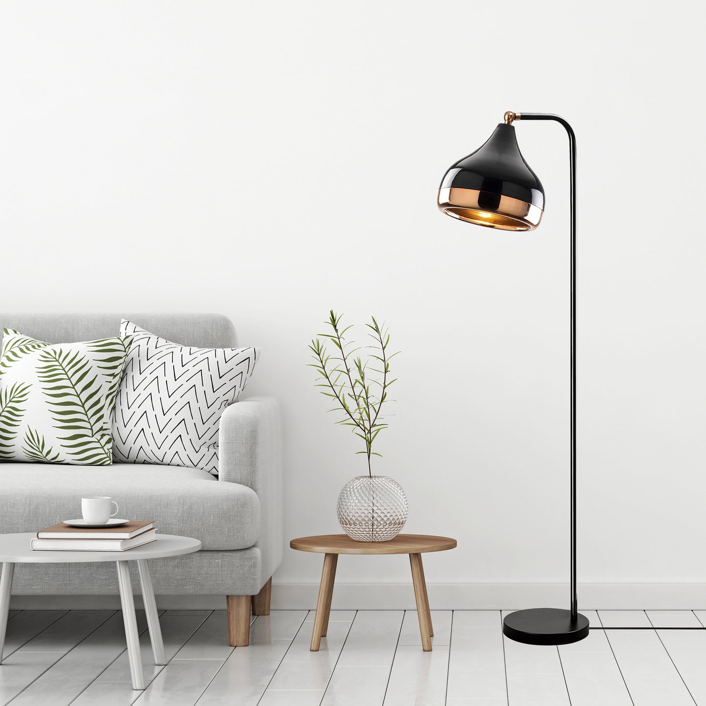 Opis Serie 5 - Elegante Lampen aus schwarzem Metall und Kupfer