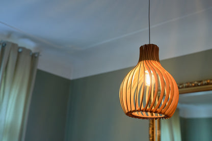 Opis Serie 2 - Holz-Hängelampen hergestellt aus eleganten, zusammensteckbaren Teilen