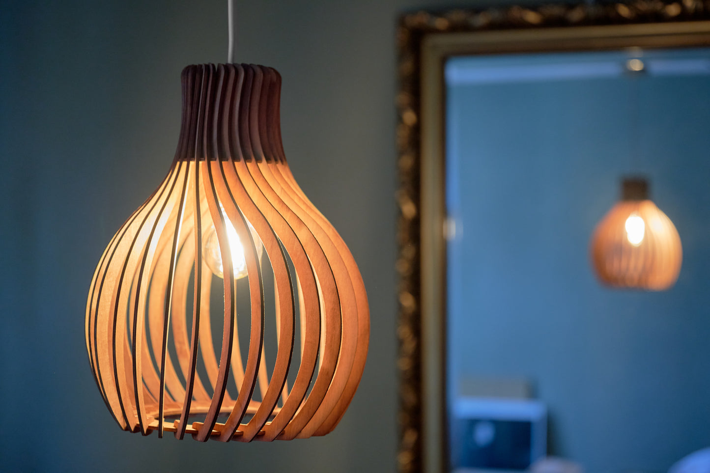 Opis Serie 2 - Holz-Hängelampen hergestellt aus eleganten, zusammensteckbaren Teilen