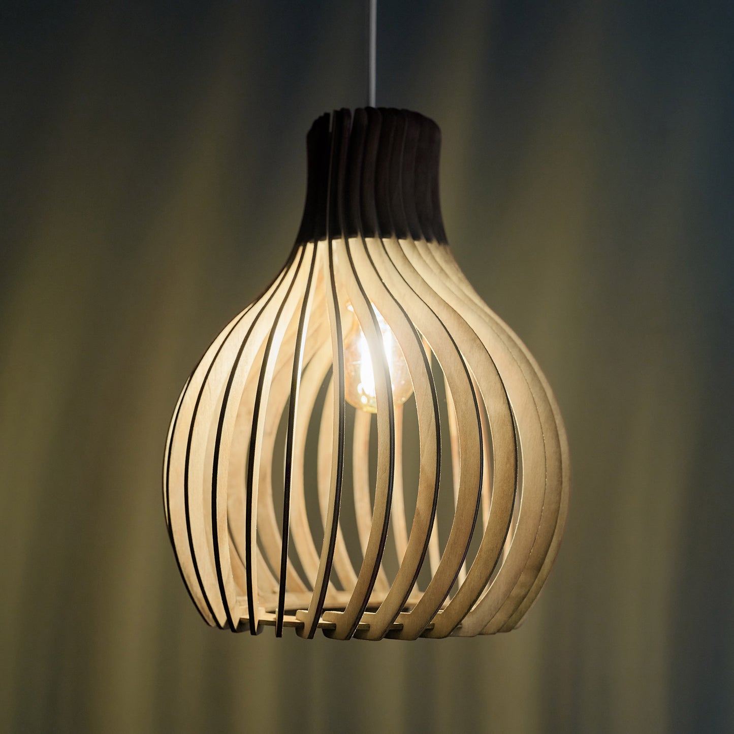 Opis Serie 2 - Holz-Hängelampen hergestellt aus eleganten, zusammensteckbaren Teilen