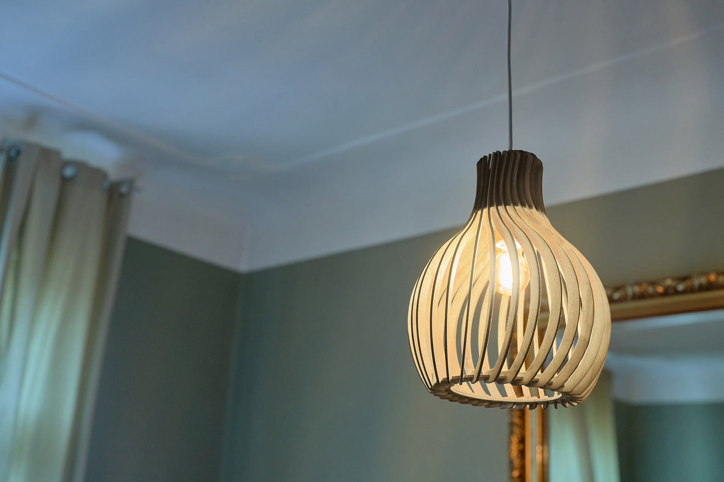 Opis Serie 2 - Holz-Hängelampen hergestellt aus eleganten, zusammensteckbaren Teilen