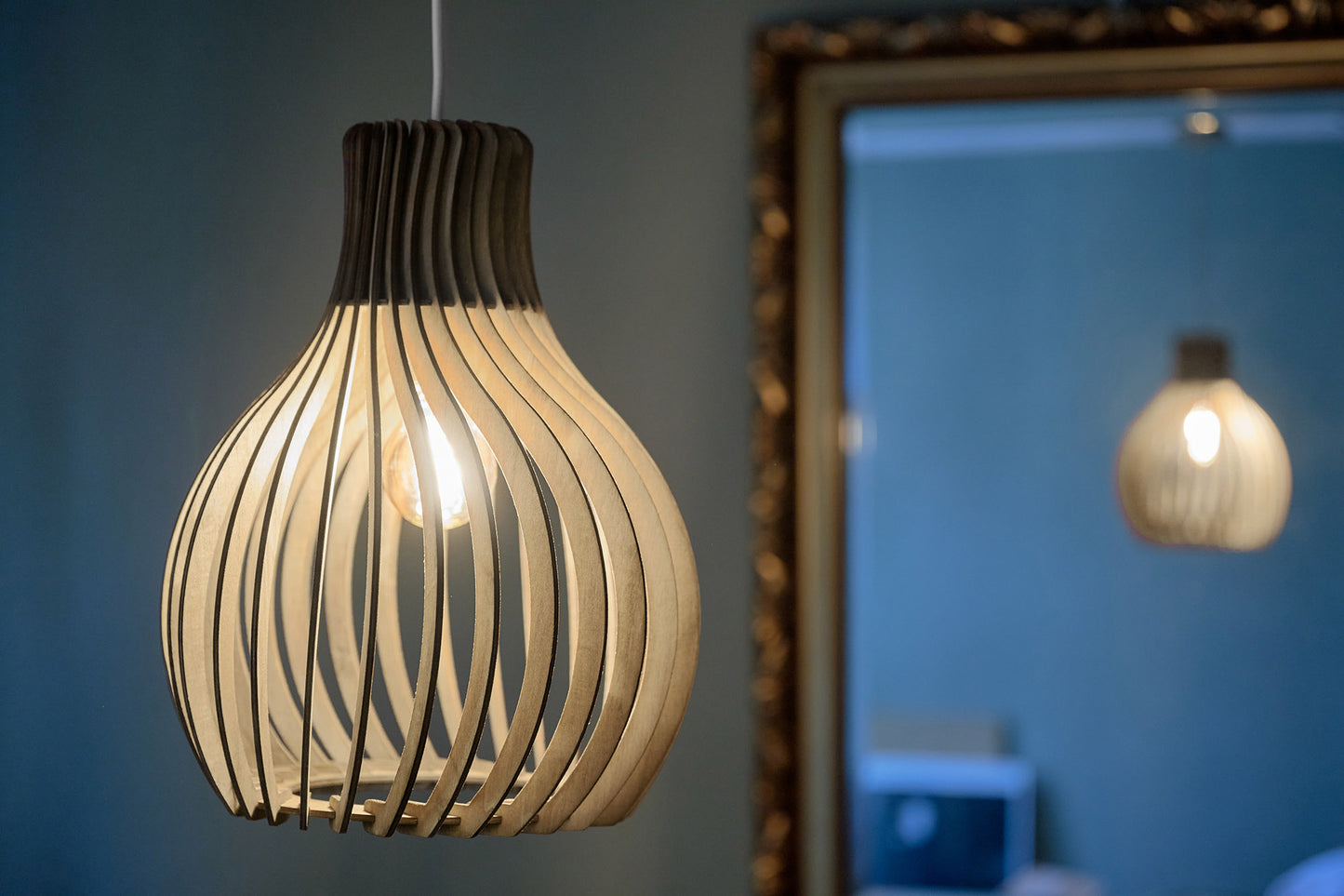 Opis Serie 2 - Holz-Hängelampen hergestellt aus eleganten, zusammensteckbaren Teilen