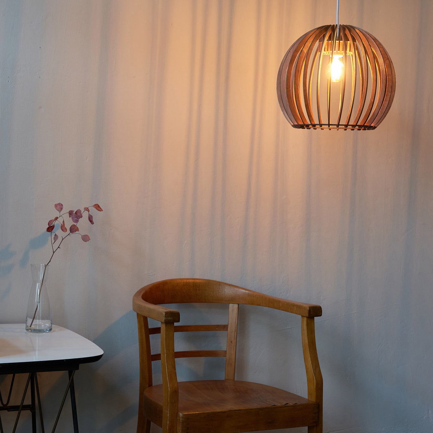 Opis Serie 2 - Holz-Hängelampen hergestellt aus eleganten, zusammensteckbaren Teilen
