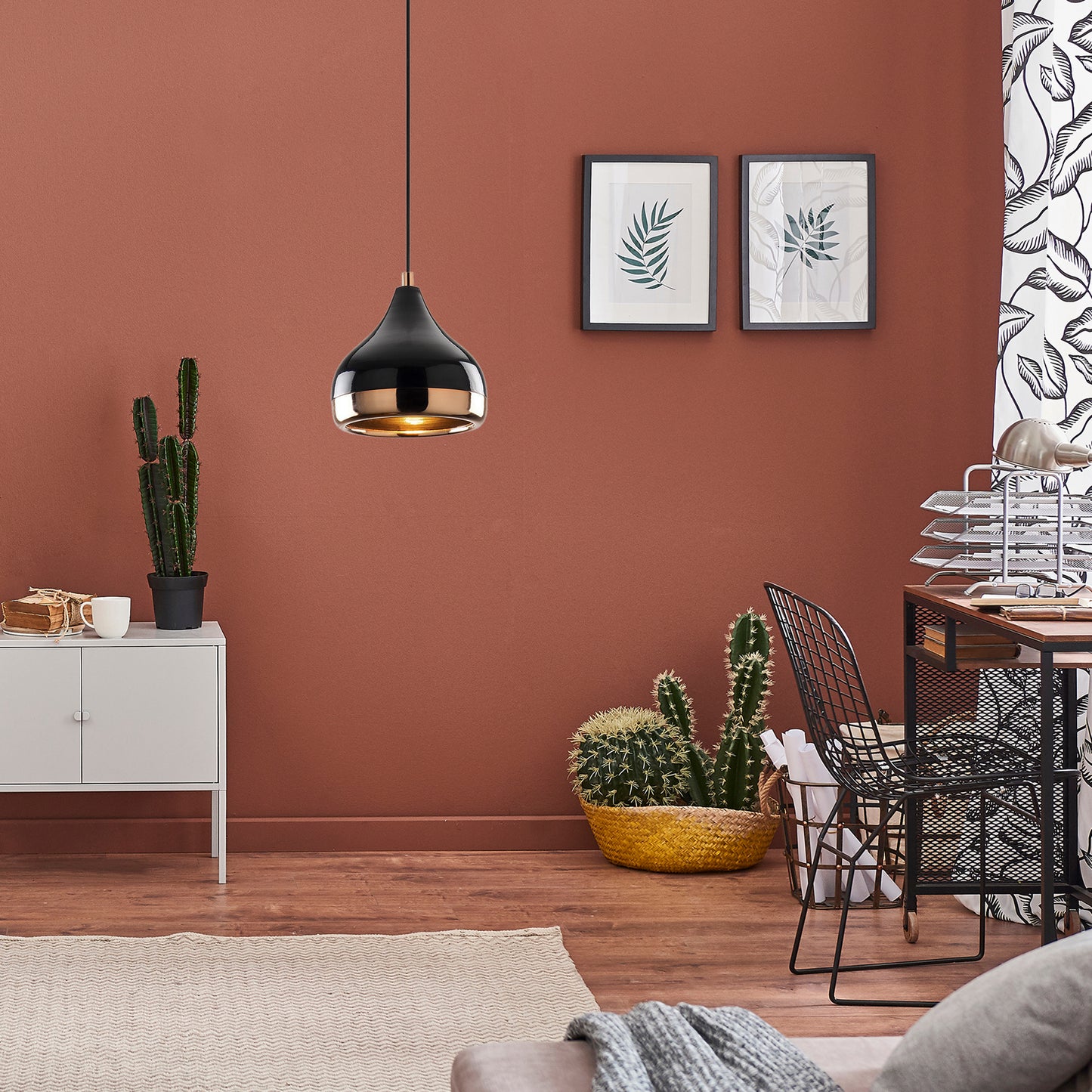 Opis Serie 5 - Elegante Lampen aus schwarzem Metall und Kupfer