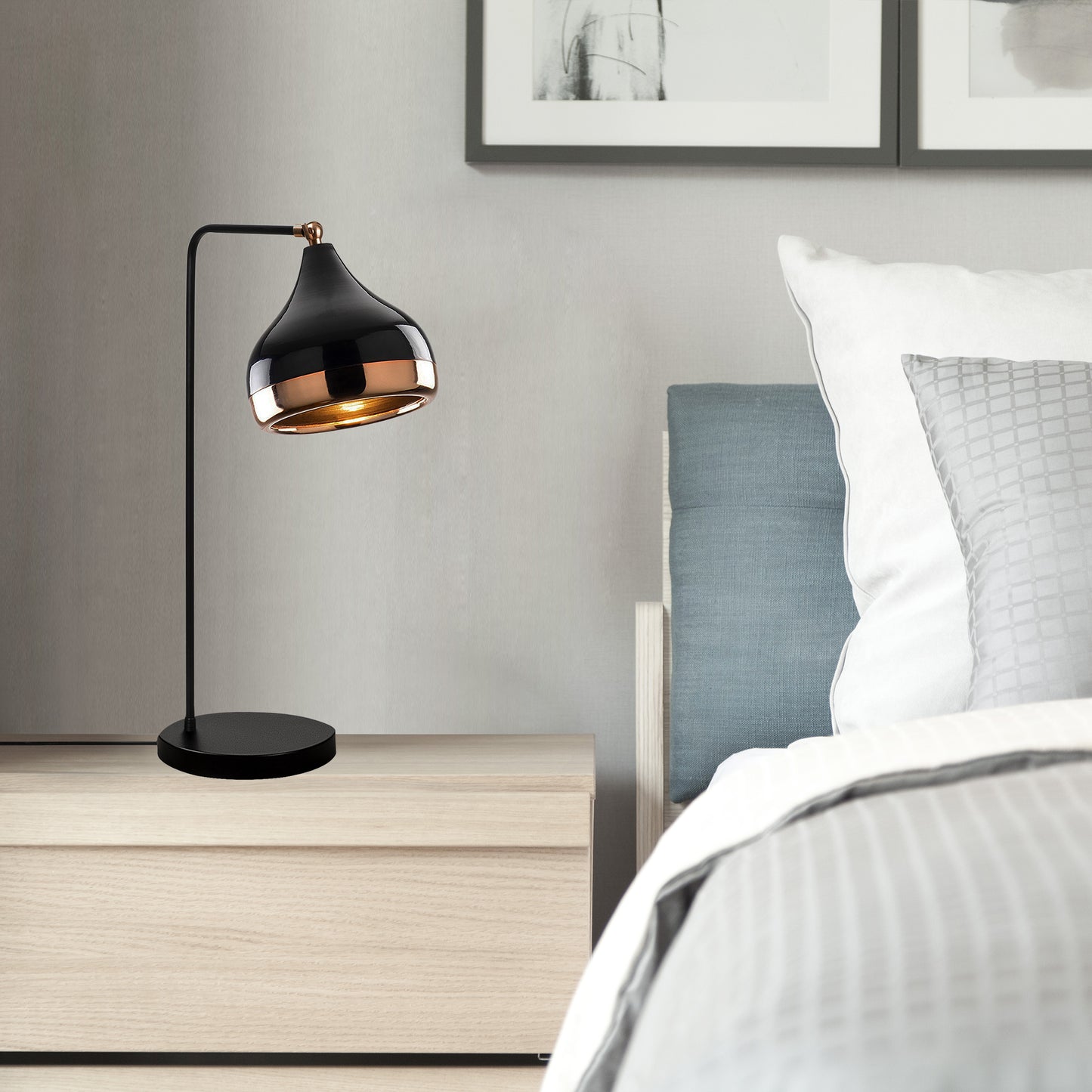 Opis Serie 5 - Elegante Lampen aus schwarzem Metall und Kupfer