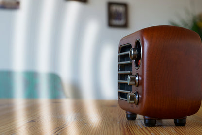 Opis Radio 2 & 3  – Kleiner Hölzerner Retro Bluetooth Lautsprecher und UHF-Radio