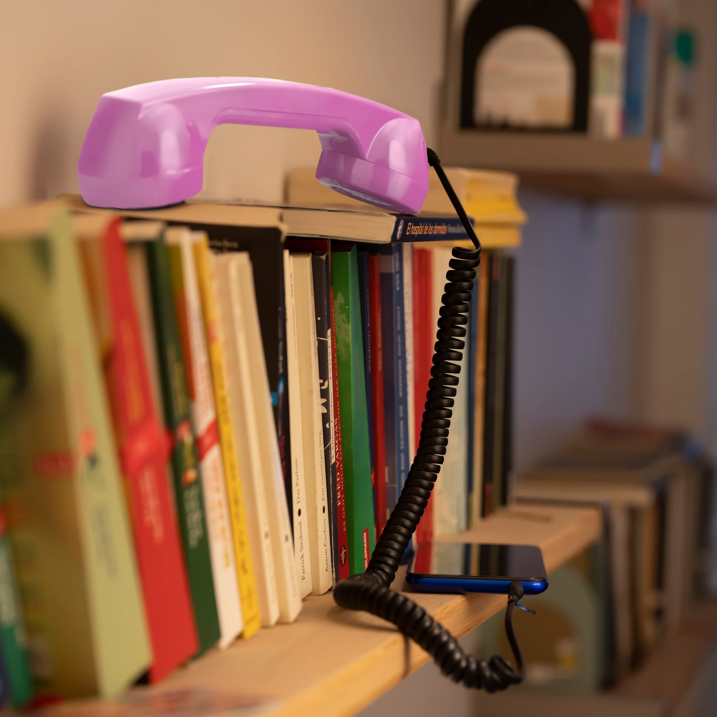 Opis 60s micro mobile phone handset, retro handset for smartphones, iPhone, Samsung, Huawei, etc.