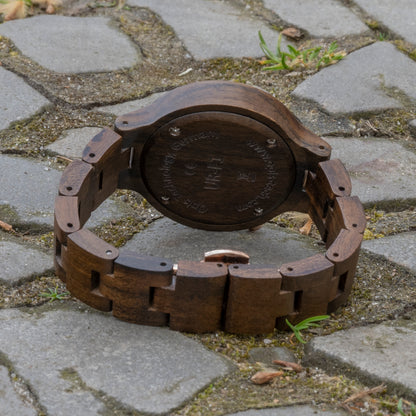 Kleopatra aus Schwarzem Sandelholz